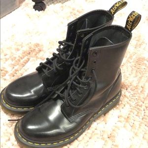 Black doc martens size 9
